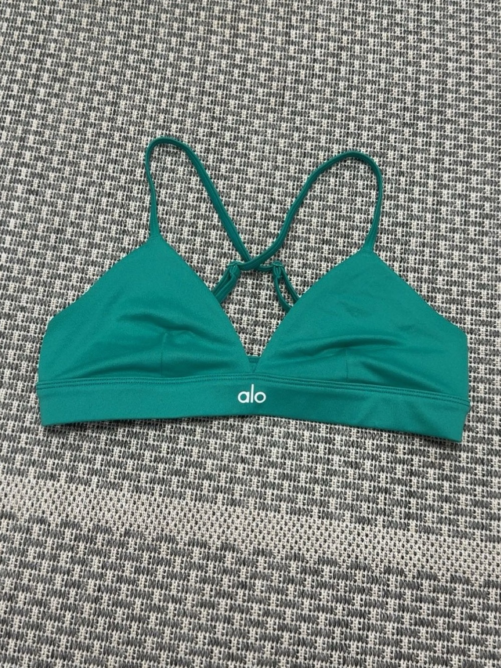 Alo Yoga Splendor Bra in Spruce Green